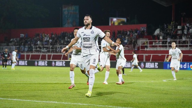 Bek Timnas Indonesia Tak Bisa Menyembunyikan Kekecewaan Saat Persija Tundukkan Arema FC-aeroflotchess.com