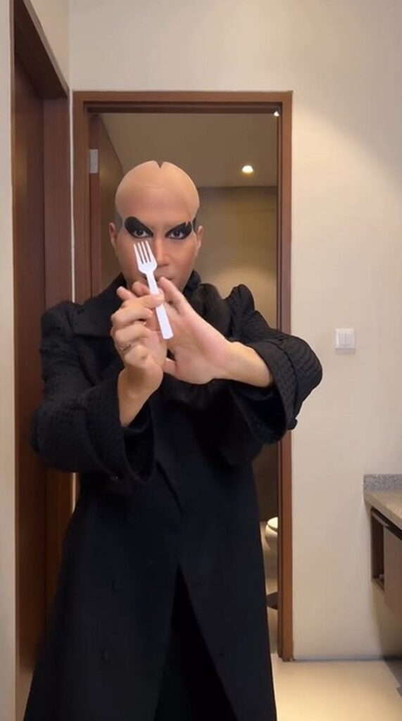Sukses Bikin Ngakak! Vidi Aldiano 'Menjelma' Jadi Deddy Corbuzier Versi Jadul-aeroflotchess.com